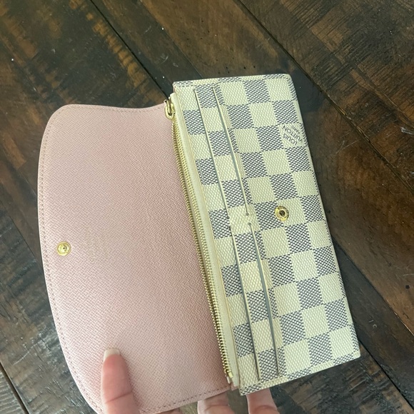 AUTHENTIC Louis Vuitton Emilie Wallet - Picture 2 of 3